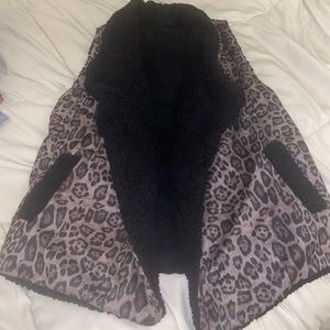 Cheetah print Sherpa vest with pockets